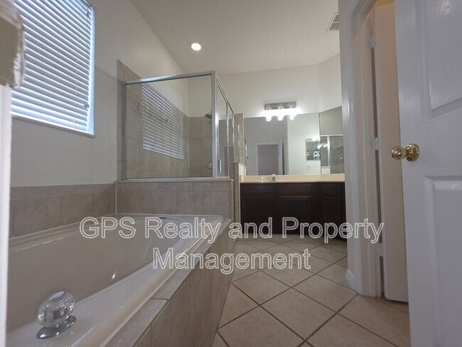 Building Photo - 117 Venetian Bay Cir