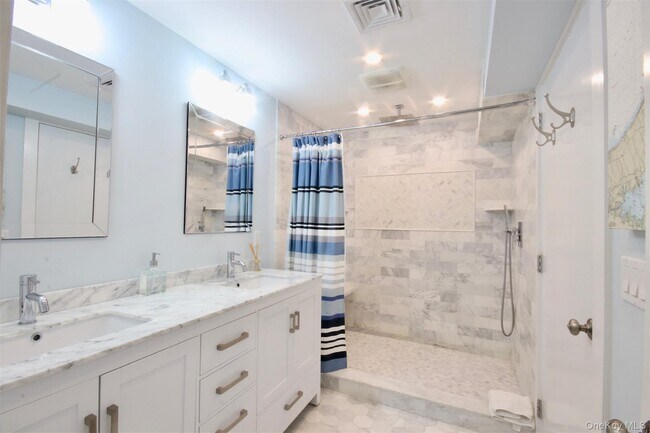 Building Photo - 28 Old Trail Rd