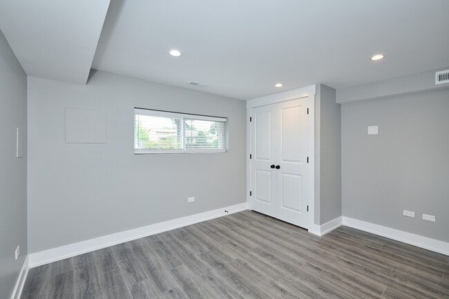 Building Photo - 8926 Natoma Ave