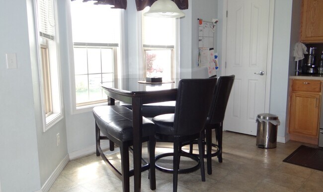 Building Photo - 806 Cobblefield Rd