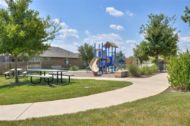 Building Photo - 371 Purple Martin Ave