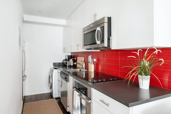 Building Photo - 811 9th Ave