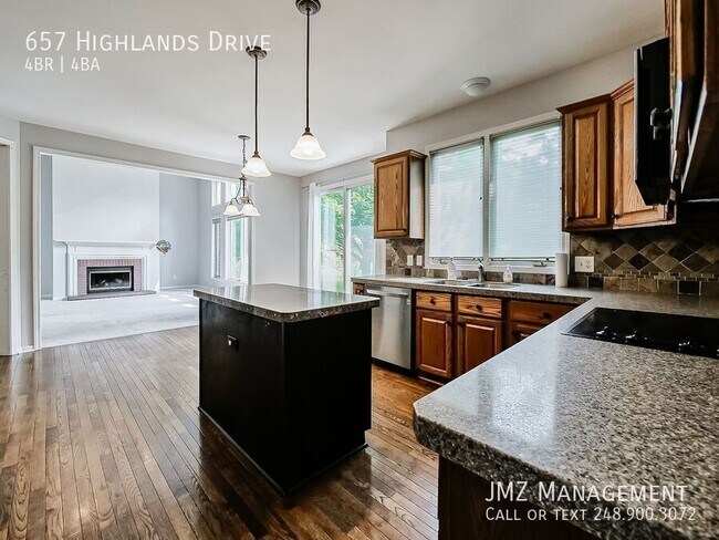 Building Photo - 657 Highlands Dr