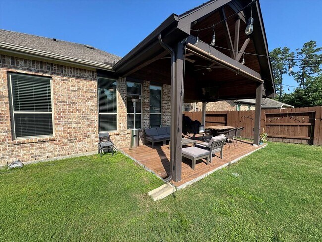 Building Photo - 16847 Hammon Woods Dr