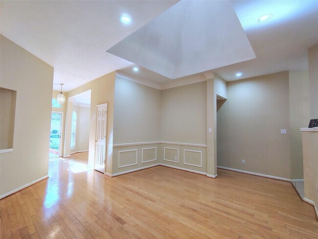 Building Photo - 818 Presley Way