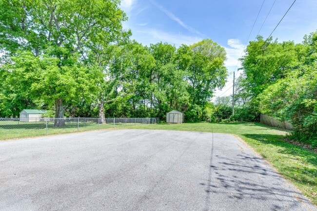 Building Photo - 1316 Rivermont Dr