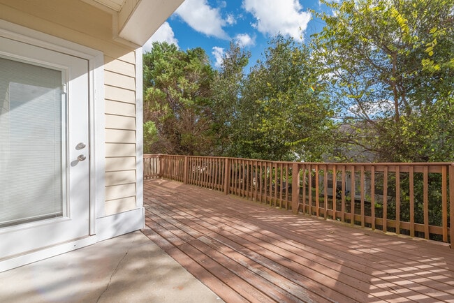 Building Photo - 33 Courtyard Way