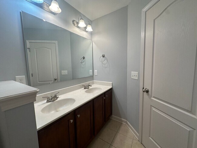 Building Photo - 4252 Redspire Ln