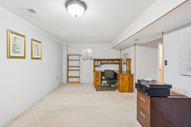 Building Photo - Beautifully maintained townhome on a quiet cul-de-sac in Springfield!