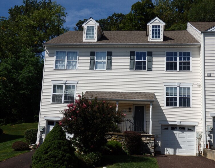 Building Photo - 4574 Louise Saint Claire Dr