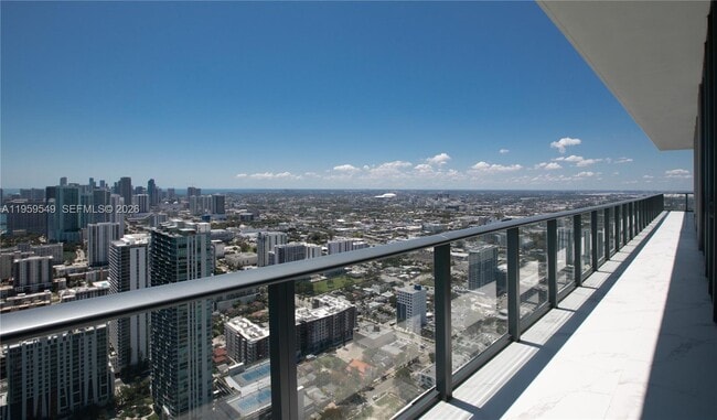 Building Photo - 480 NE 31st St