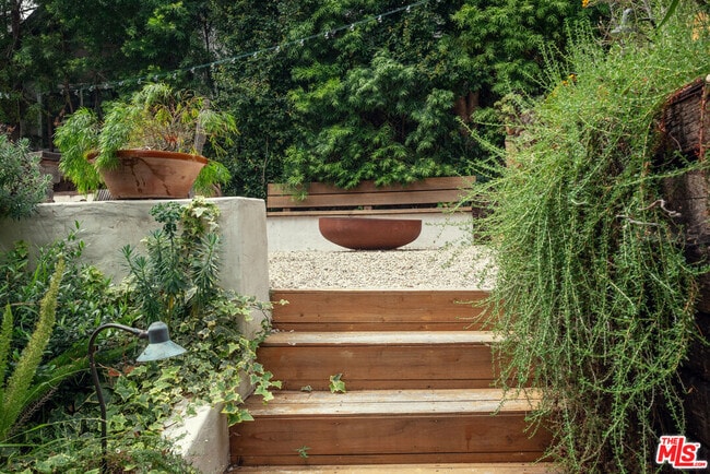 Building Photo - 8515 Ridpath Dr