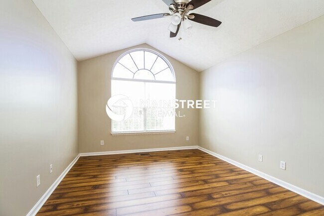 Building Photo - 3 Bedroom Pet-Friendly Home in Mount Washi...