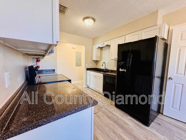 Building Photo - 167 Lauren Ln