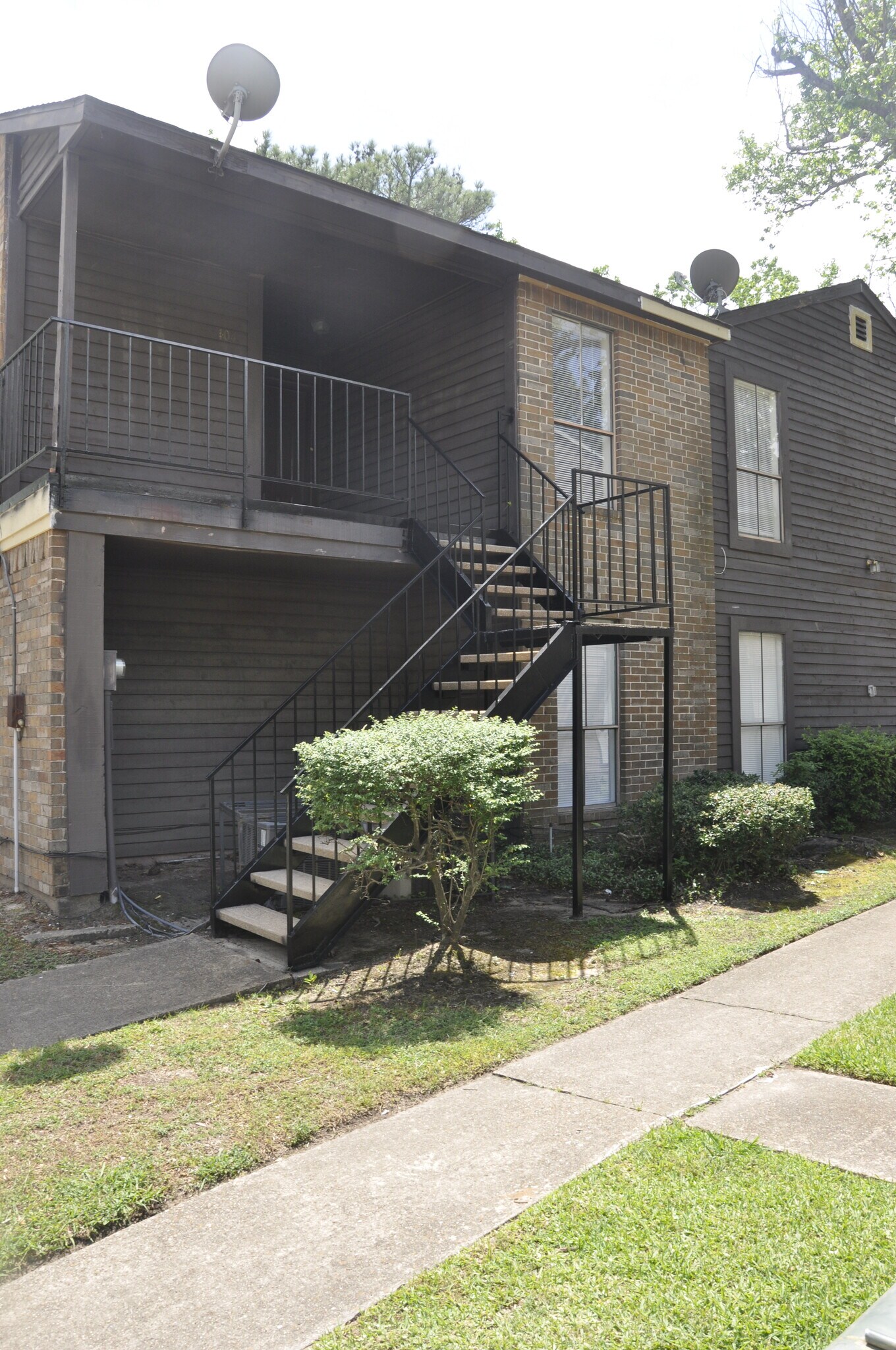 Building Photo - 7200 W T C Jester Blvd
