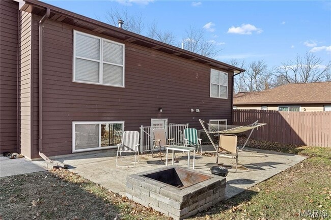 Building Photo - 712 Oak Hollow Ct