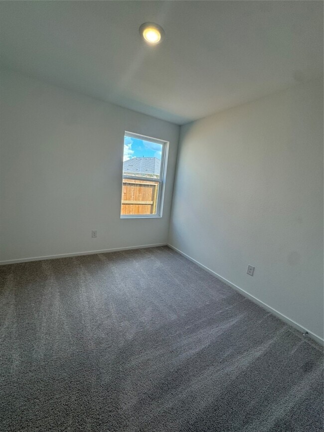 Building Photo - 3080 Fantasy Ter Dr