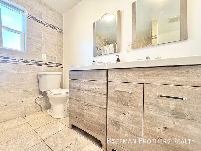 Building Photo - 2422 Venice Blvd.