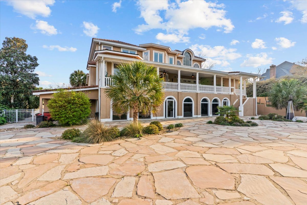 Building Photo - 200 Asphodel Dr