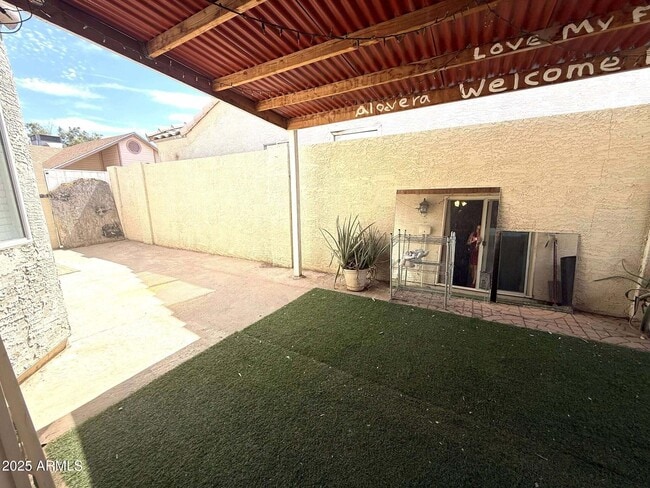 Building Photo - 8520 W Palm Ln