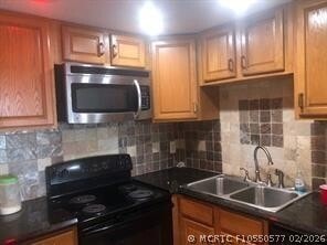 Building Photo - 4174 Inverrary Dr