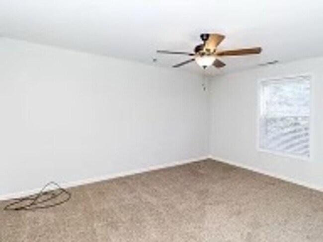 Building Photo - 4BR/3BR Home - $2,300/month