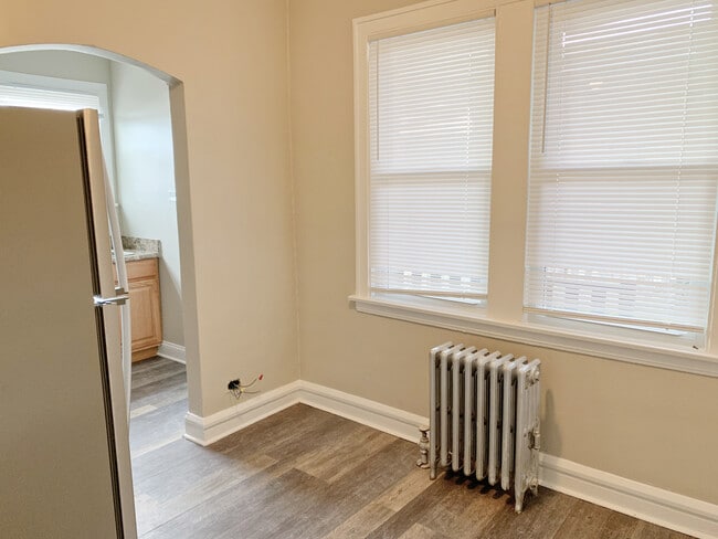 Building Photo - 1919A Grove Ave-34