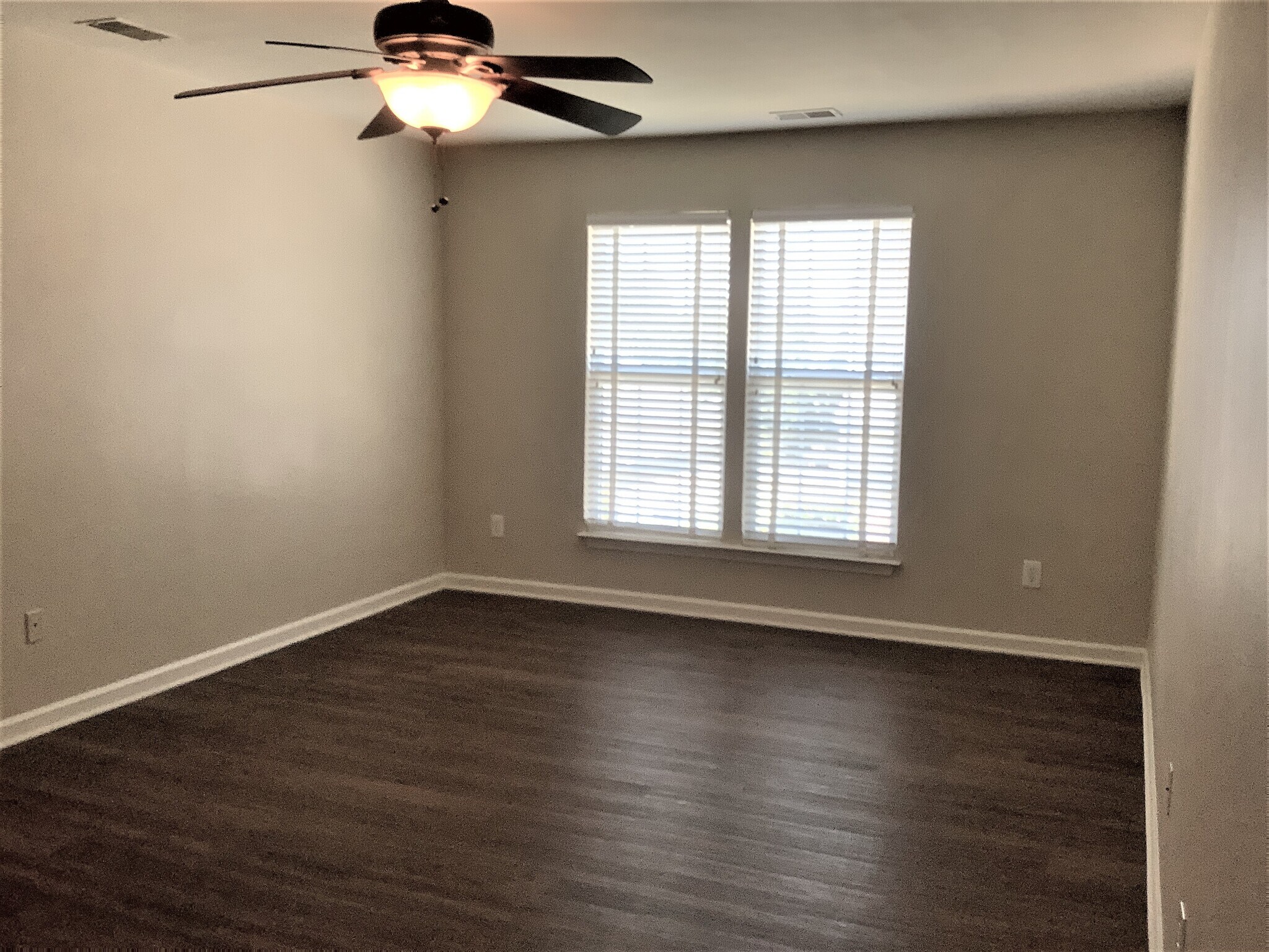 Building Photo - 818 Laurel Meadows Pkwy