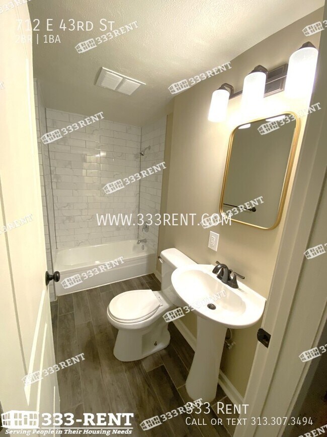 Building Photo - 712 E 43rd St