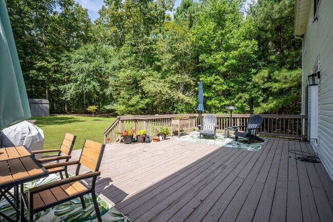 Building Photo - 4 Bedroom Home on 3.65 Acres in Moseley – Available September 22nd – $3,500/mo