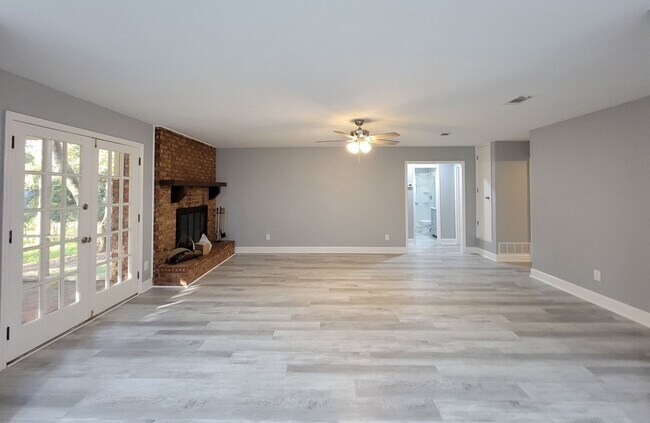 Building Photo - 4 bedroom house for rent in NE Tallahassee for $3250 with a 2 car garage, wood floors