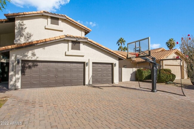 Building Photo - 5408 E Kelton Ln