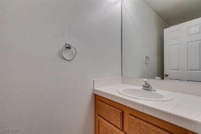 Building Photo - 224 Garfield Dr