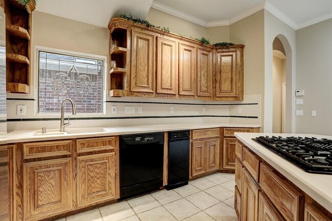 Building Photo - 316 Parkwood Village Dr