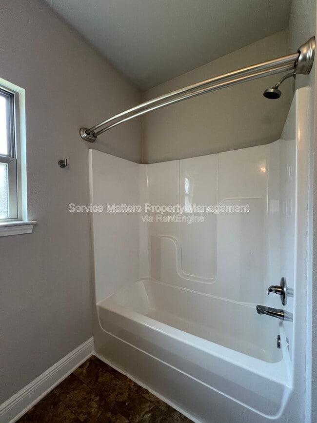 Building Photo - 5257 Parkside Dr