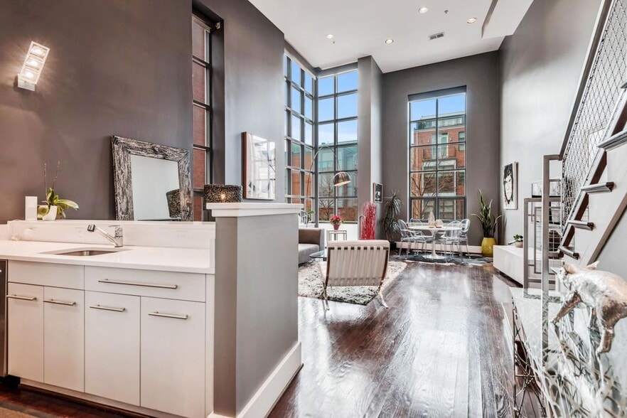 Building Photo - 2109 10th St NW