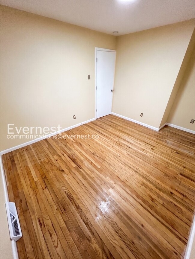 Building Photo - 10322 Monarch Dr