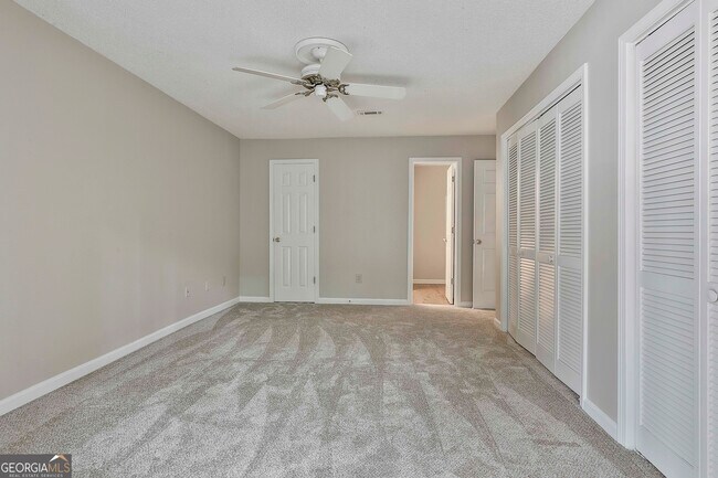 Building Photo - 36 Cobblestone Creek