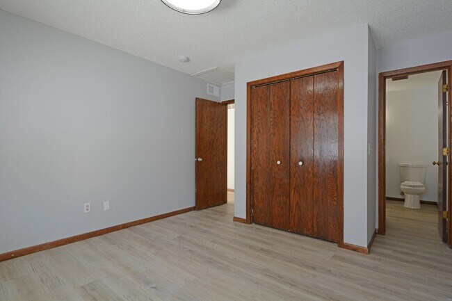 Building Photo - 7305-7315 Bagpipe Blvd