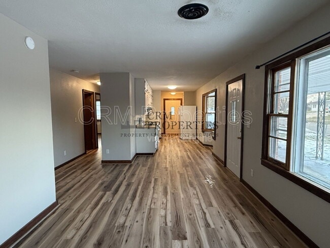 Building Photo - 805 Miami Blvd