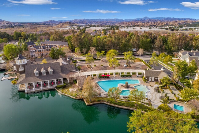 Building Photo - 27007 Edgewater Lnr