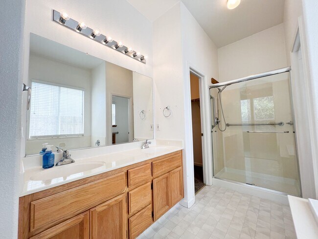 Building Photo - Spacious Single Story 3 Bed, 2 Bath Home in Sheldon Passage