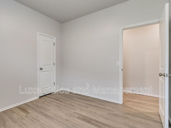 Building Photo - 10541 Lawson Pl Rd