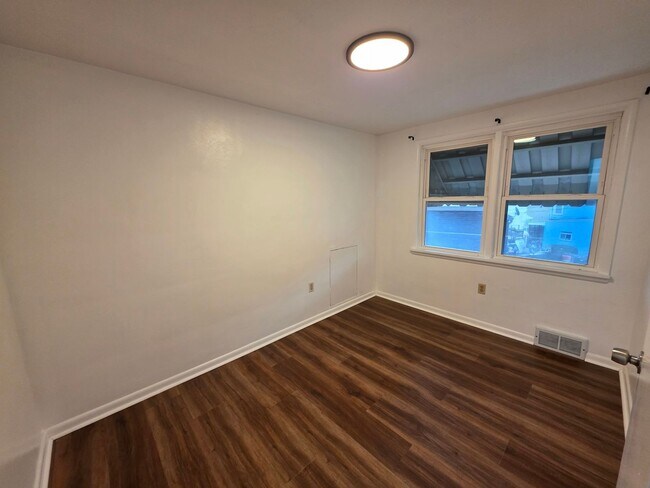 Building Photo - 4 Bedroom House for Rent in Shaler Schools !