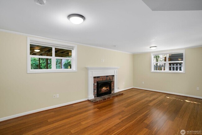 Building Photo - 4021 NE 60th St