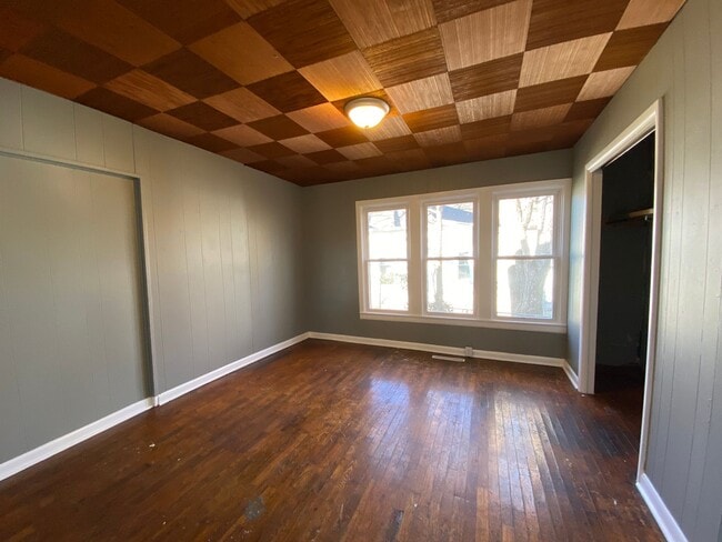 Building Photo - 1203 W State St