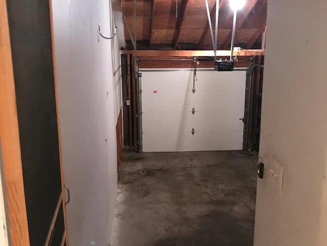 Building Photo - 197 Sugarwood Ln