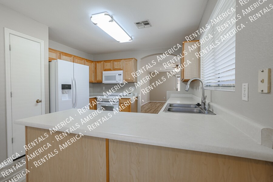 Building Photo - 16212 N 162nd Ave