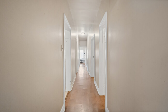 Hallway - 2944 Kenwood Ave