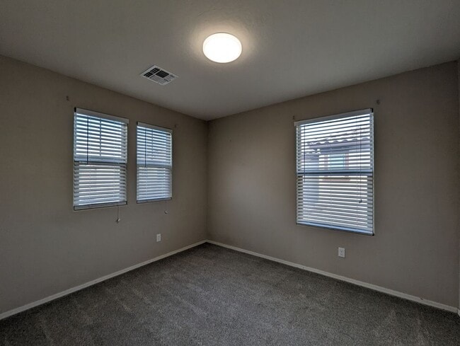 Building Photo - 1253 N 166th Ave